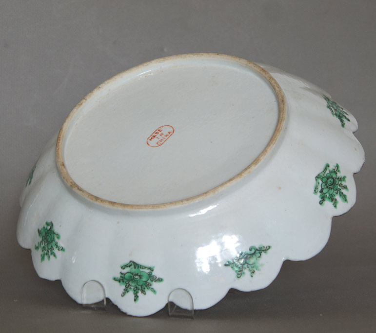 Fitzhugh pattern fluted bowl reverse